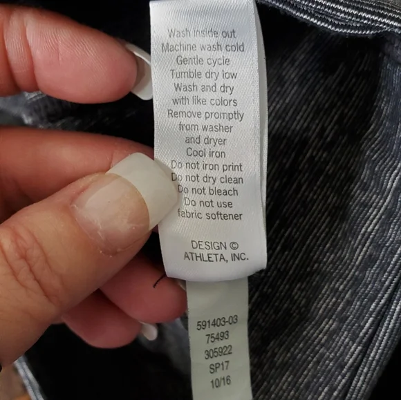 Athleta/ Gray Capri Leggings - Picture 7 of 7